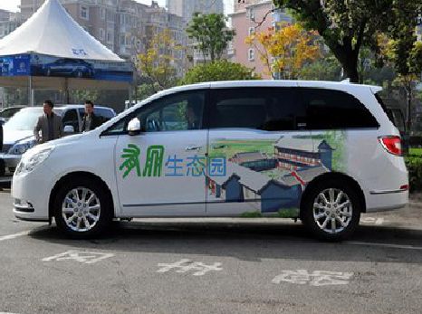 双柏户外车贴喷绘如何保持效果?